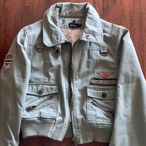 Cropped army green US army patches